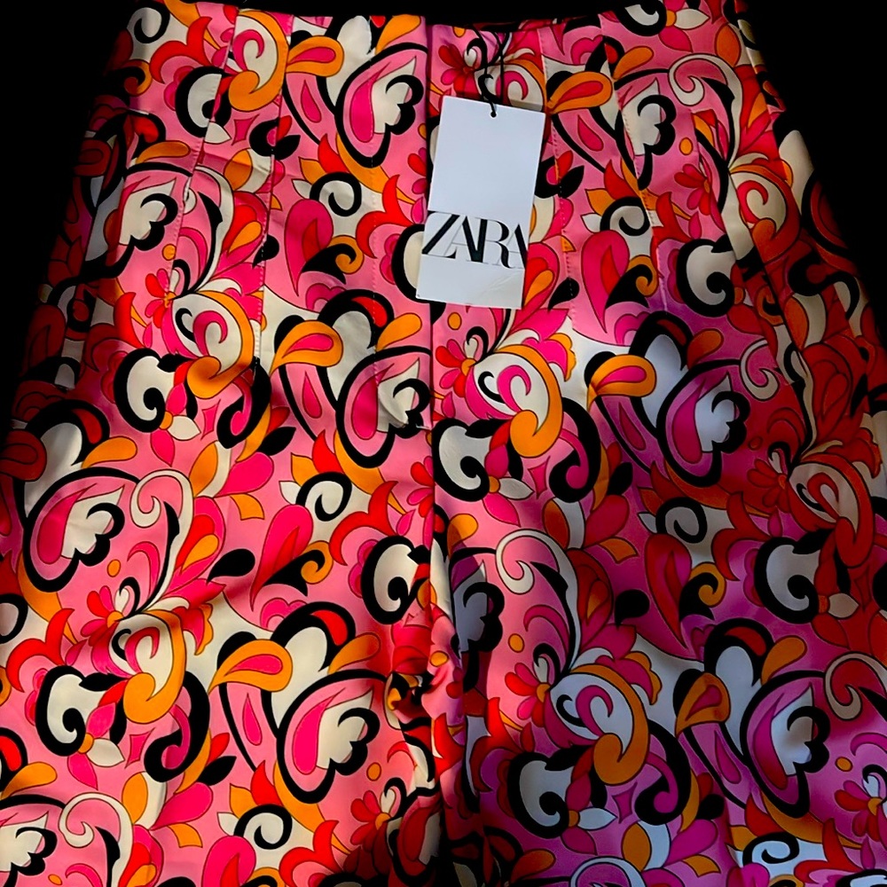 ZARA  HIGH-WAISTED PRINTED PANTS size Medium